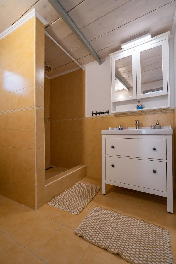 Libera1 Appartement Stara Baška Buitenkant foto